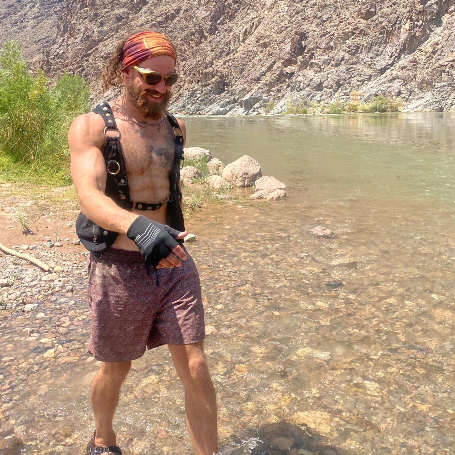 Rigged Thing - Slim Utility Holster Vest | Techwear Chest Rig for Travel & Festivals