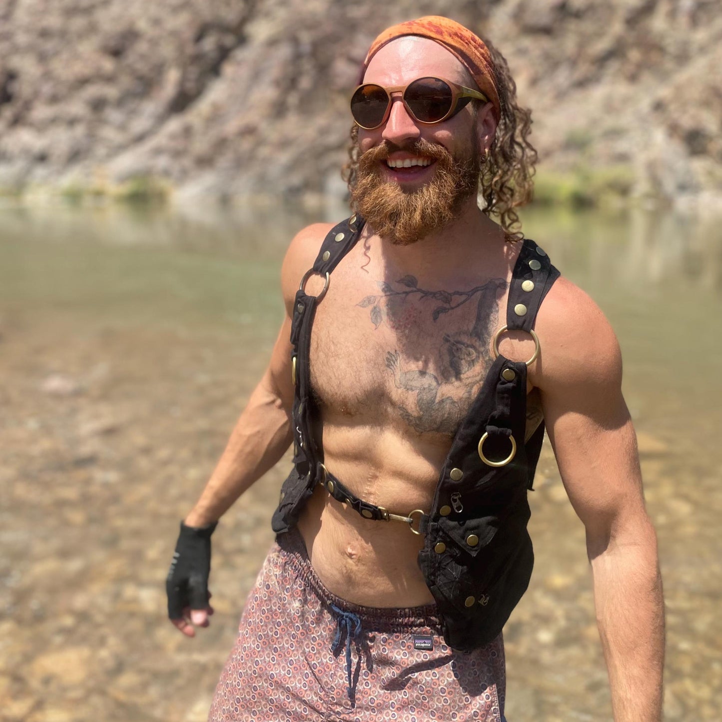 Rigged Thing - Slim Utility Holster Vest | Techwear Chest Rig for Travel & Festivals