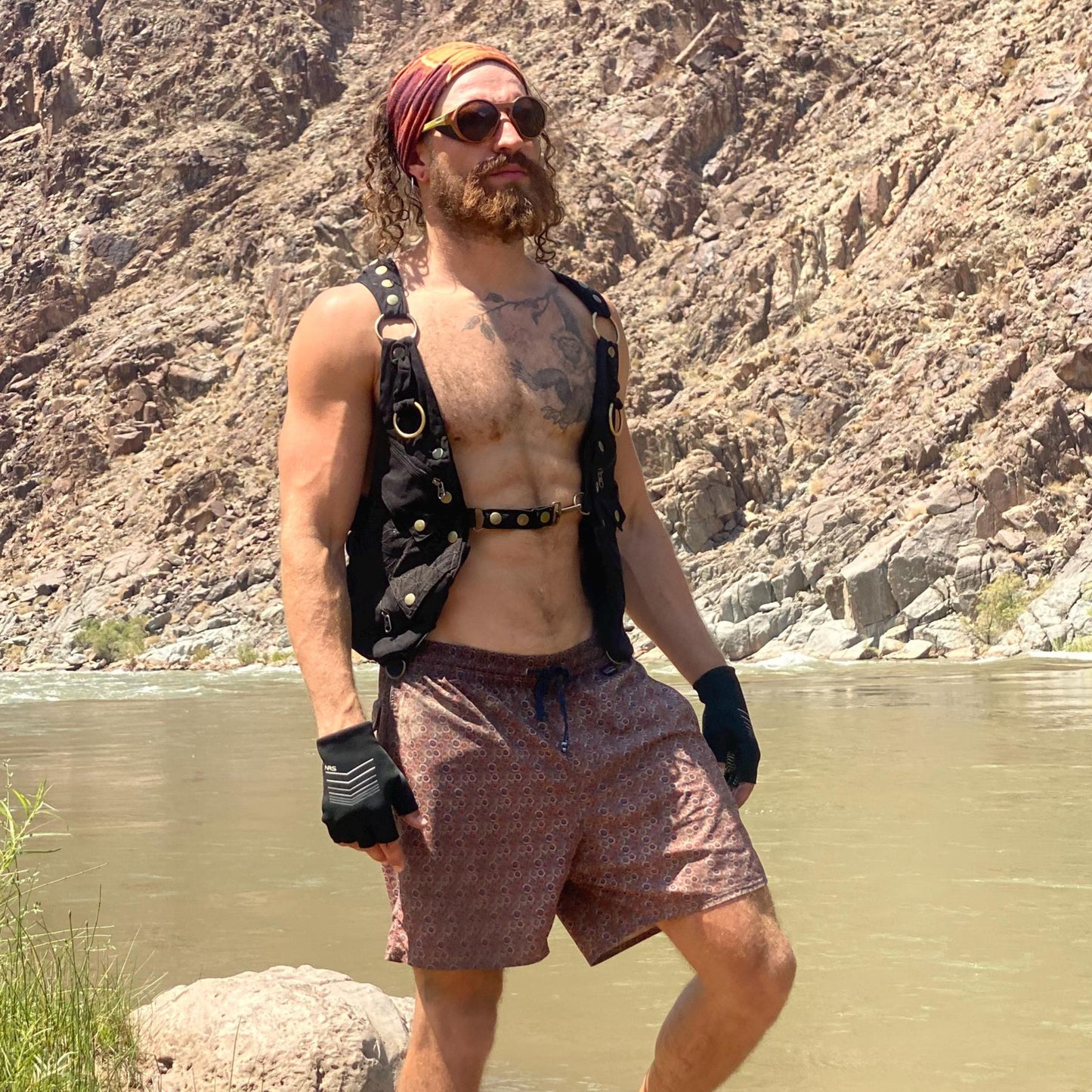 Rigged Thing - Slim Utility Holster Vest | Techwear Chest Rig for Travel & Festivals